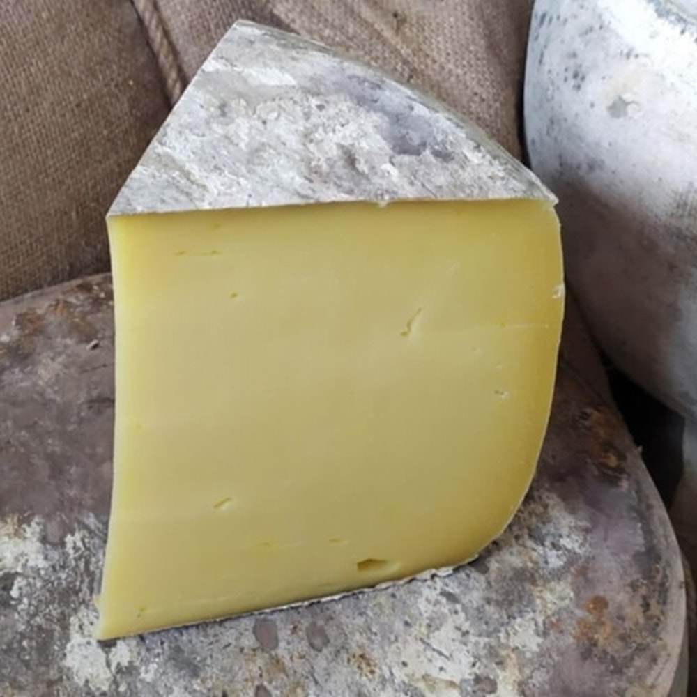 Kars Eski Kaşar Peyniri - 1 Yıllık - 1KG